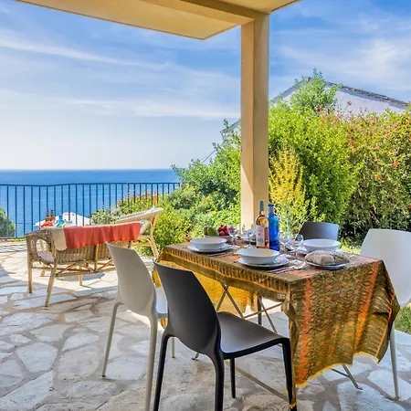 Les Terrasses D'erbalunga * Erbalunga (Corsica)